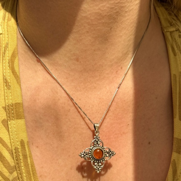 Vintage 925 Amber Pendant Necklace - Picture 2 of 11